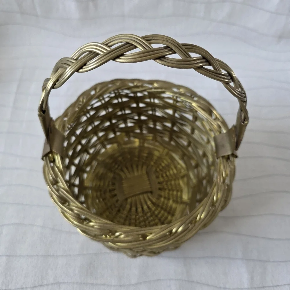 Vintage Brass Woven Metal Basket Decor Metal Moveable Handle 7.5x6.5x6.5
